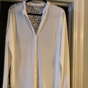 Erin London size M, White blouse